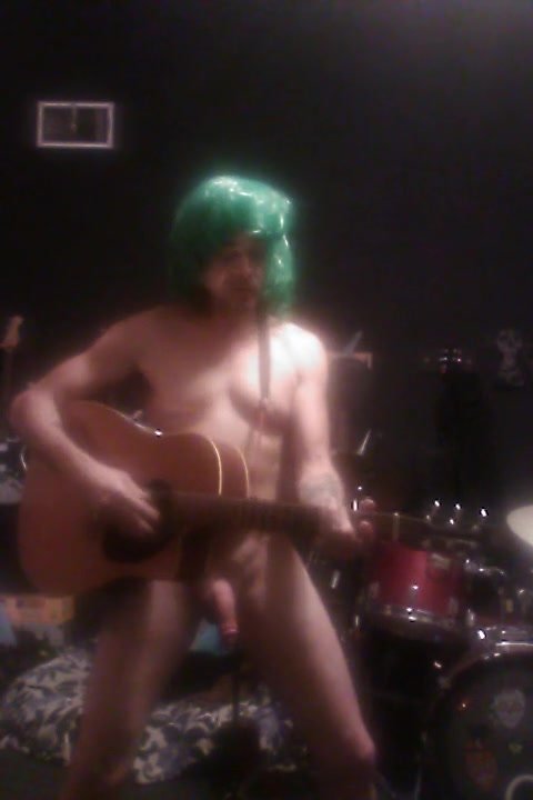 bare guitarist