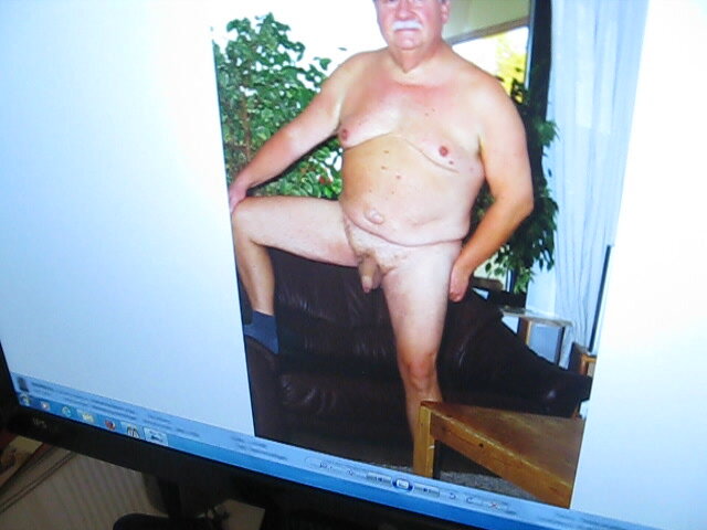 uncut wank