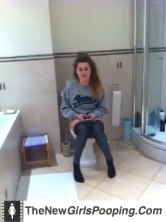 Girl on the toilet - video 23