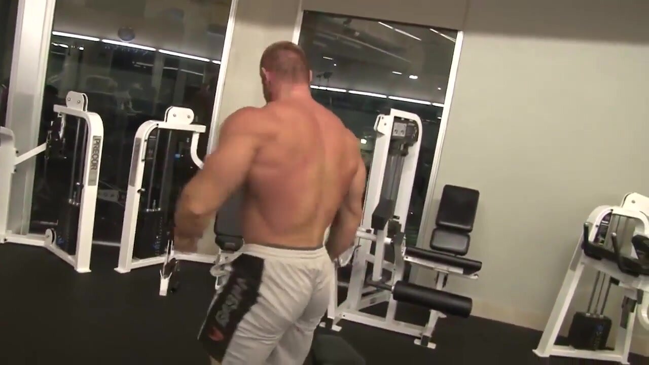 Huge Bodybuilder at gym - video 2