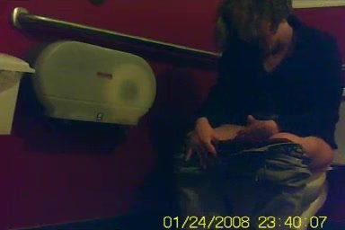 Toilet voyeur - video 64