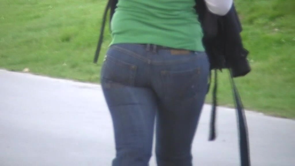 Big ass jeans walking