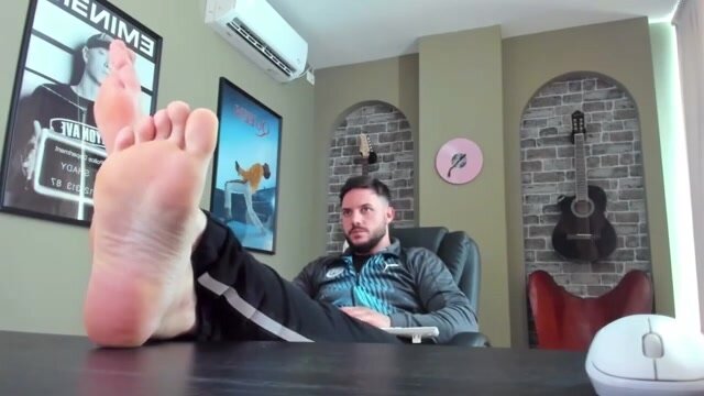 Hot Straight Guy Feet