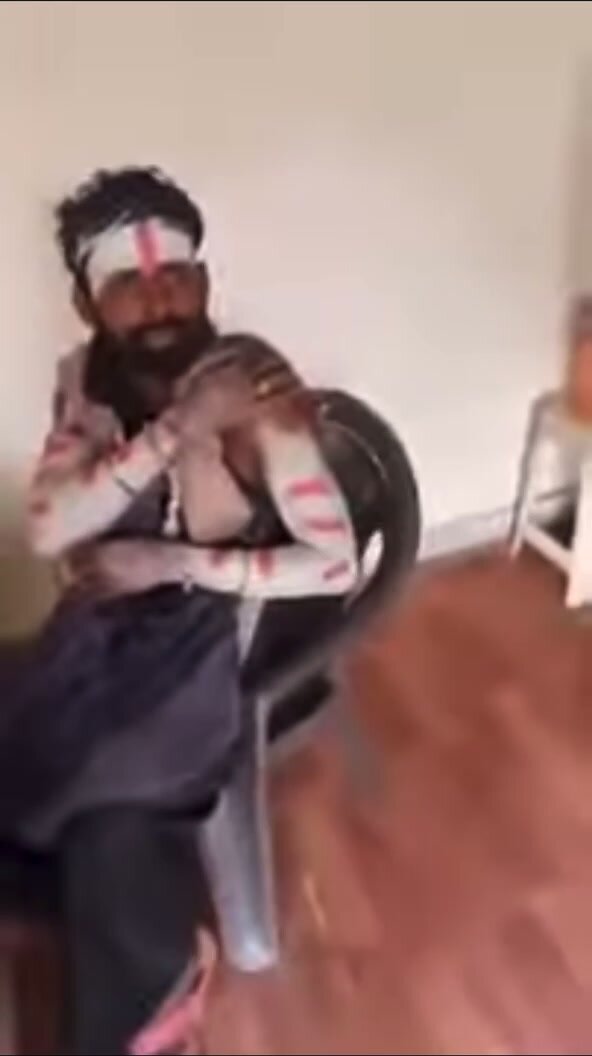 Lulli dikhani padi or pitai bhi nanga karke