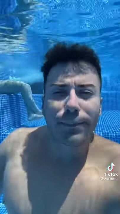 Turkish cutie singing barefaced underwater