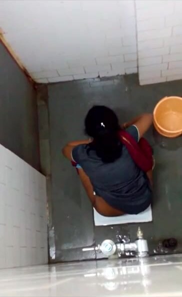 toilet spy - video 261