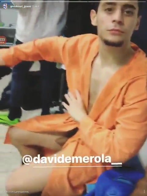 garoto deixa a rola escapar