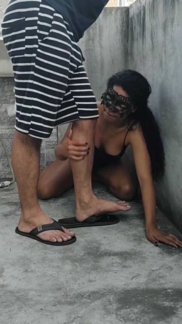 She worships his feet and drinks his piss