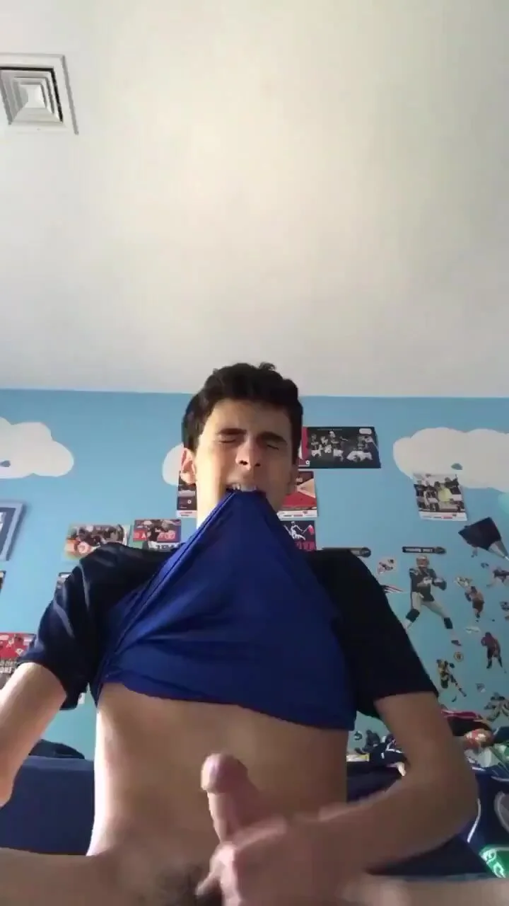 Twinks jerk off