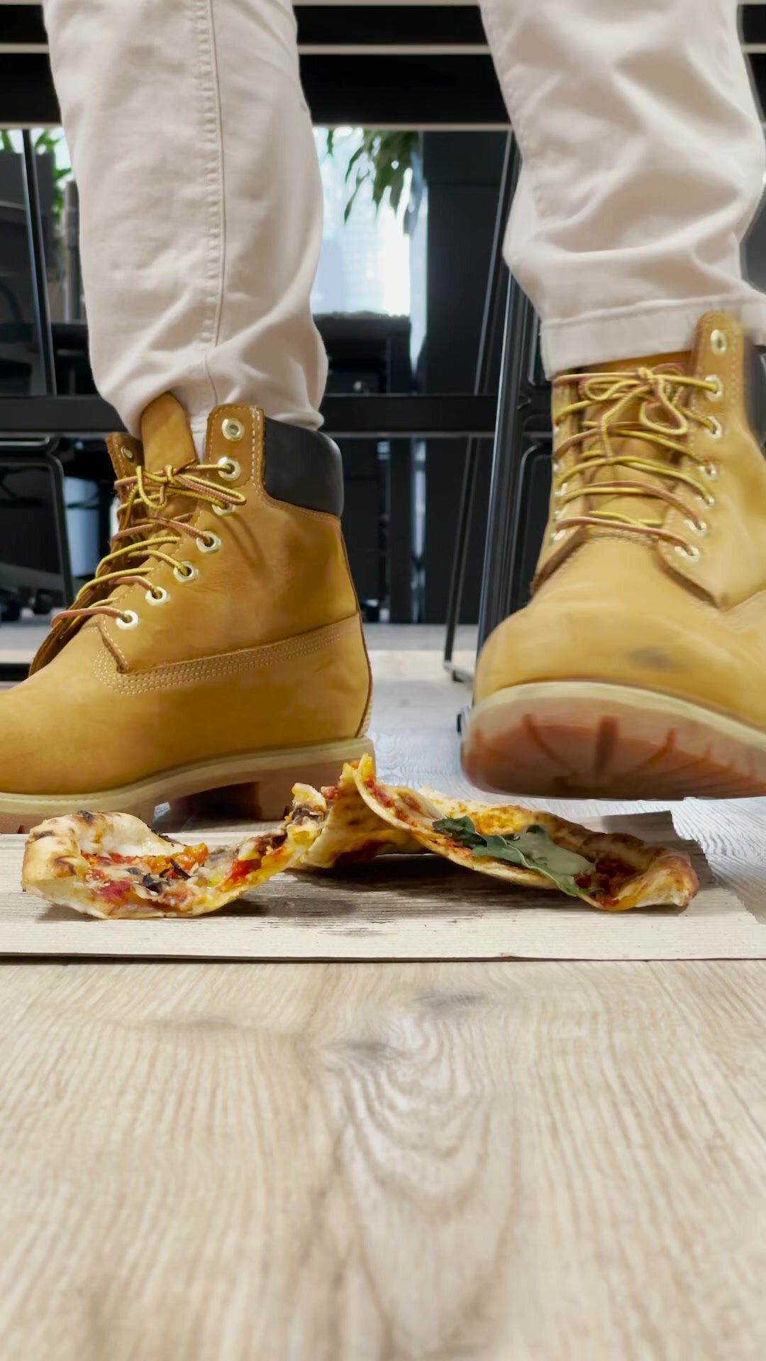 Crush old pizza in my timbs