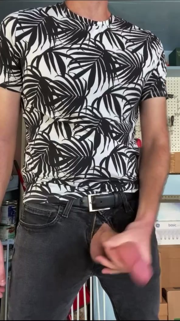 Verbal Hunk Daddy Unloads A Nice Load!