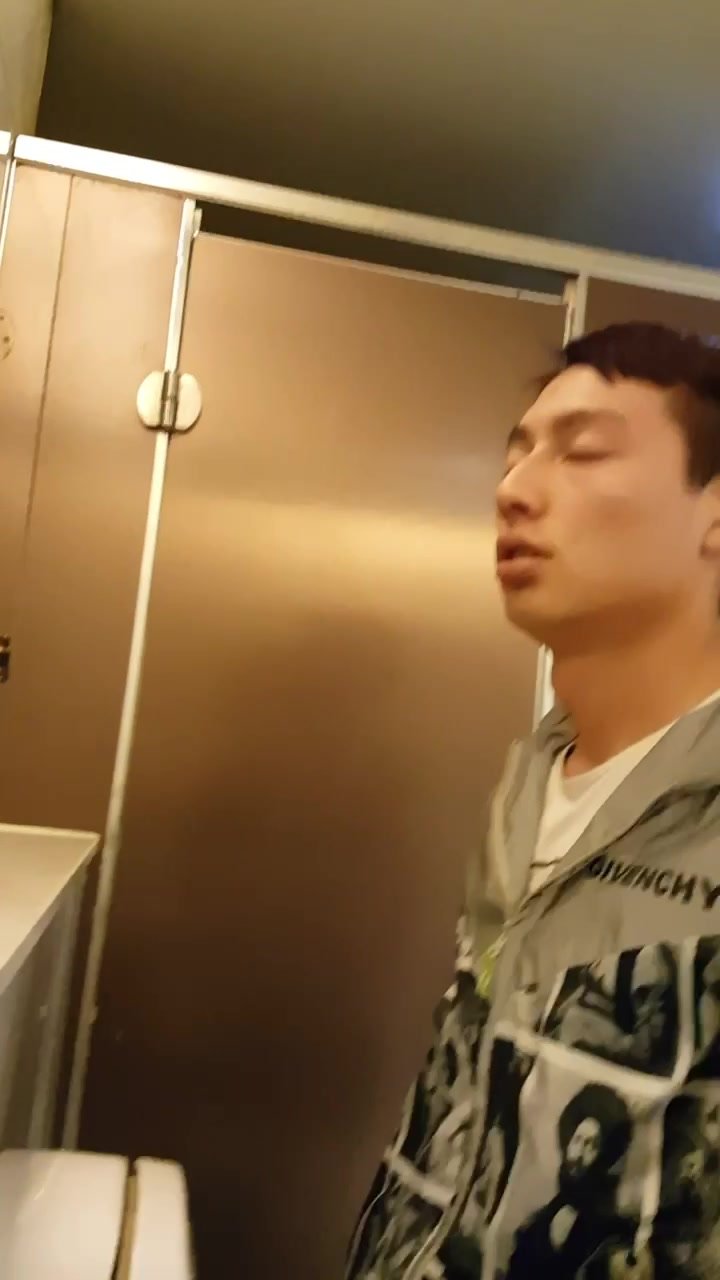 Collection of my favorite Asians pissing 2
