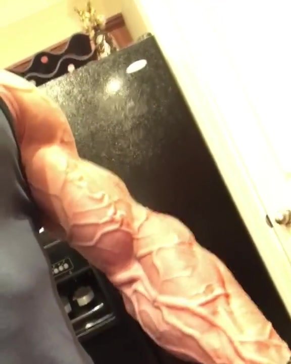 Bodybuilder arm