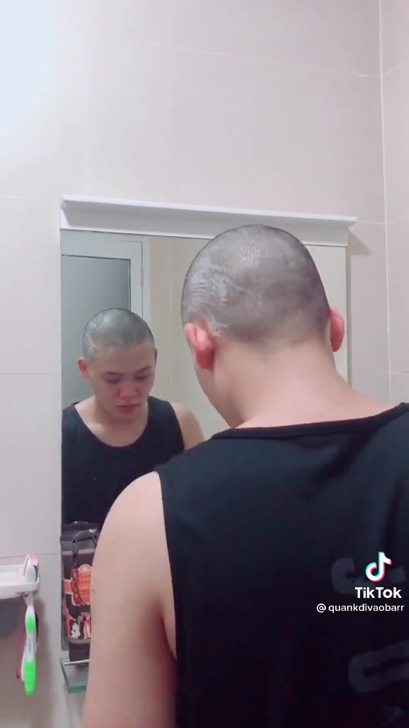 Shave head - video 2
