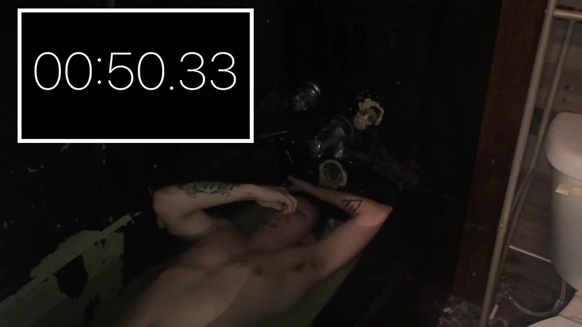 Underwater barefaced challenge in tub