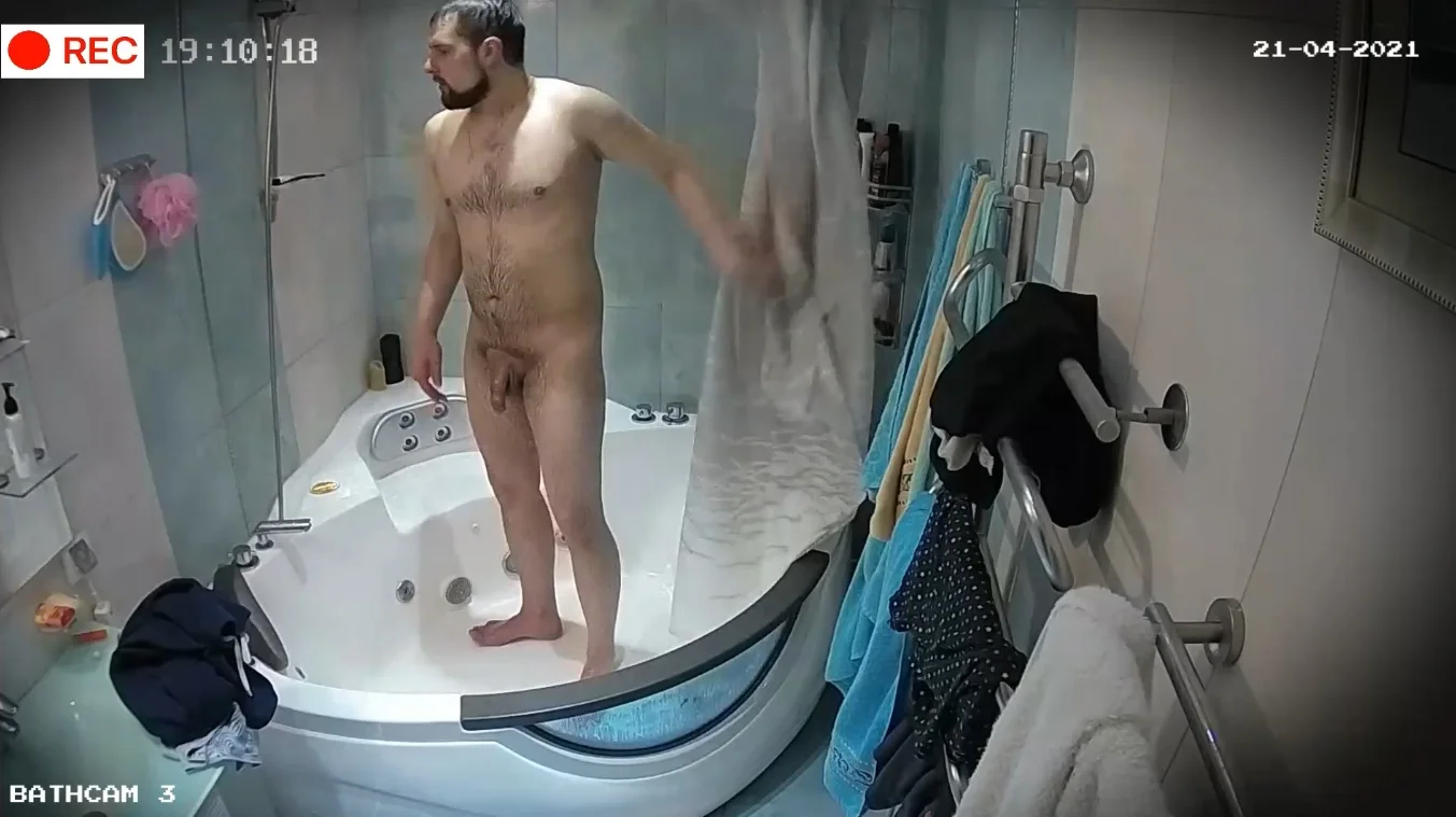 Shower Spycam : Hairy Married daddy frontal wipe - ThisVid.com
