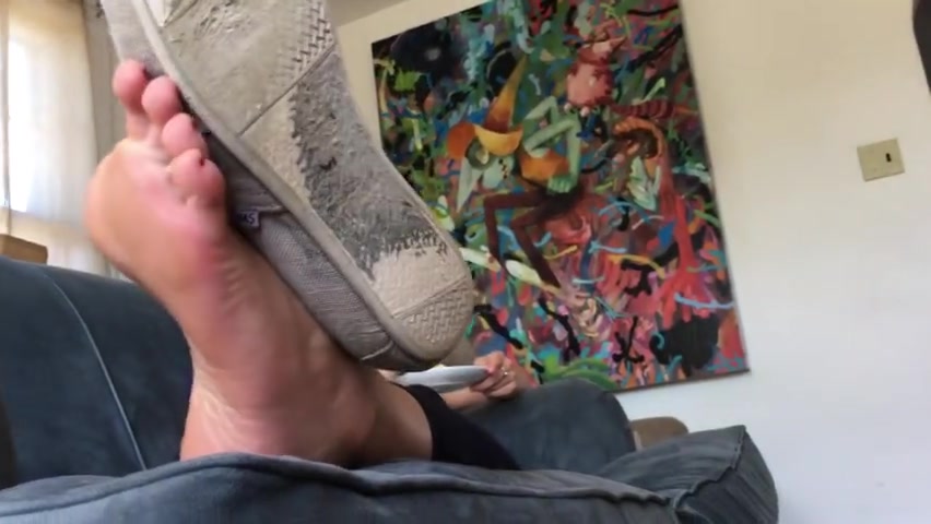 Smelly feet - video 37