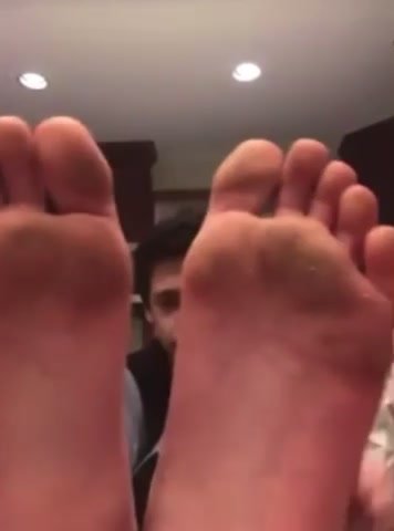 Verbal twink shows off dirty soles