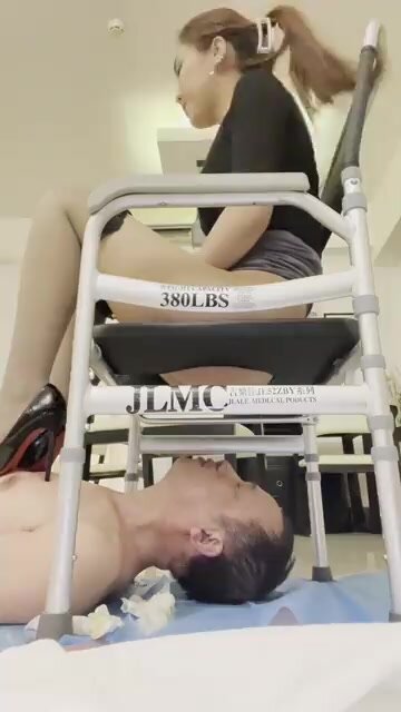 Chinese toilet slave 2 - video 2