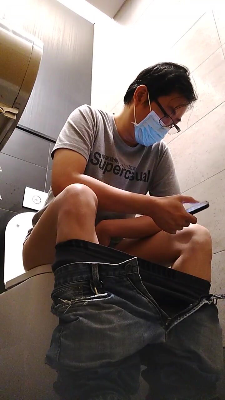 toilet bv 83- Asian with a button cock