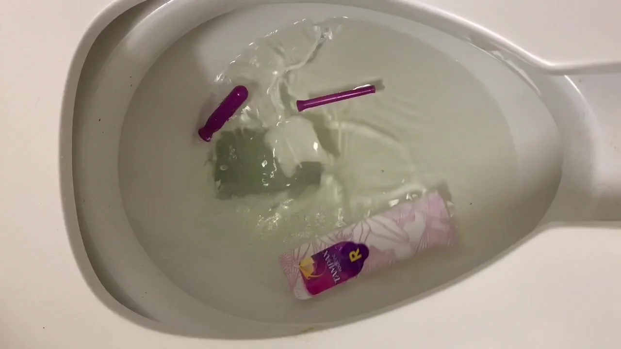 1280px x 720px - Flush a tampon down the toilet at school with my pee - ThisVid.com