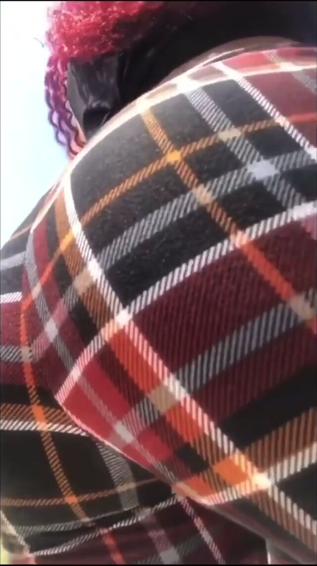 Lil tight booty farts