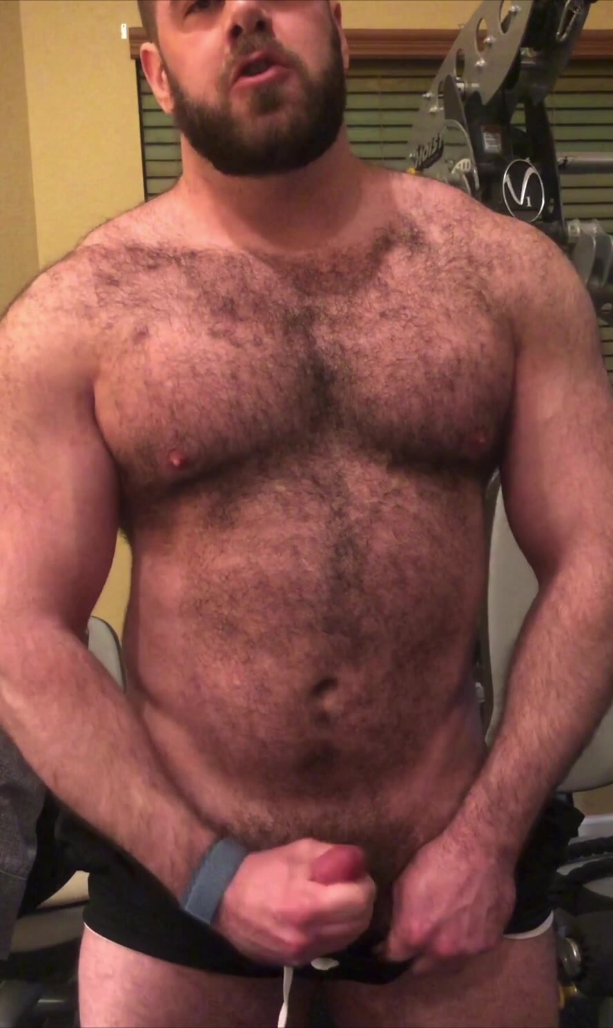 Sexy Musclebear jo & cum