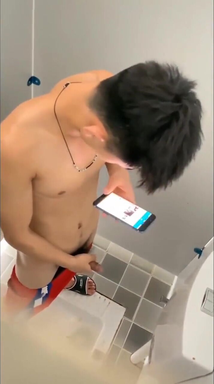 spy toilet - video 347
