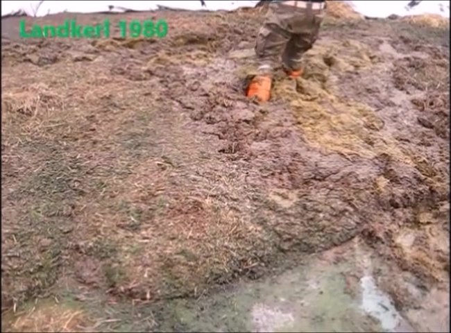 Barefoot in slurry - video 2