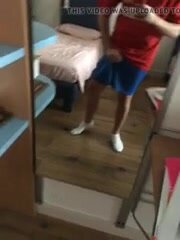 Sega in pantaloncini da calcio
