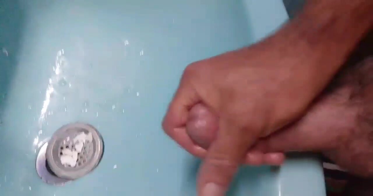 Cumming in the sink - video 2
