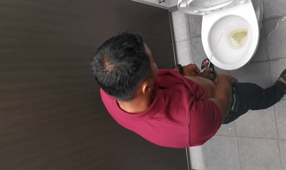 Toilet Spy Male - video 11