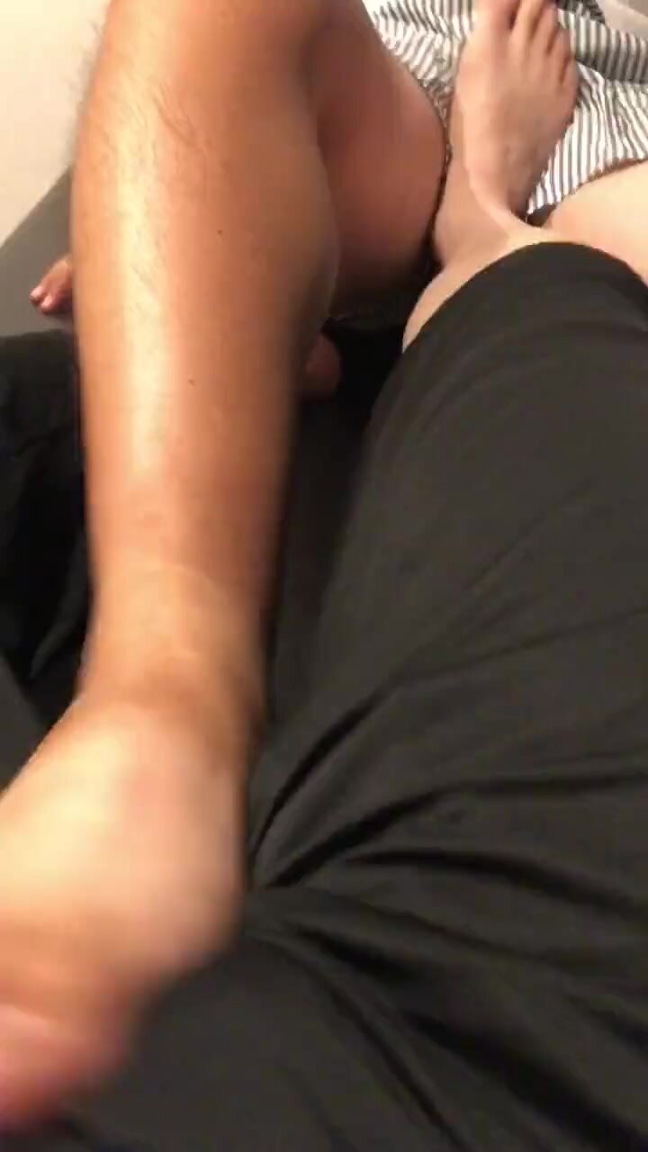Footjob Asia gay