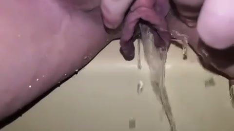 Closeup Messy Peeing From Big Juicy Pussy