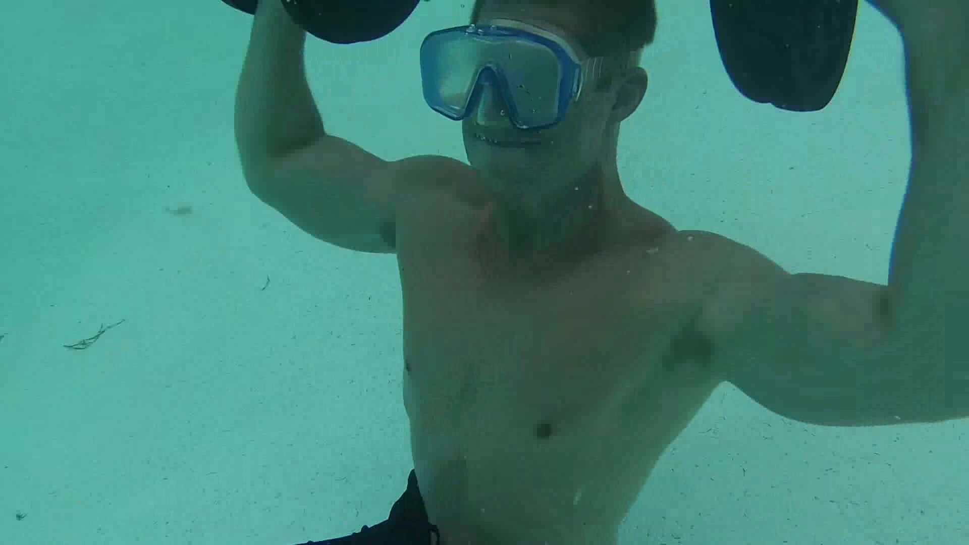 Fit buddies' underwater workout