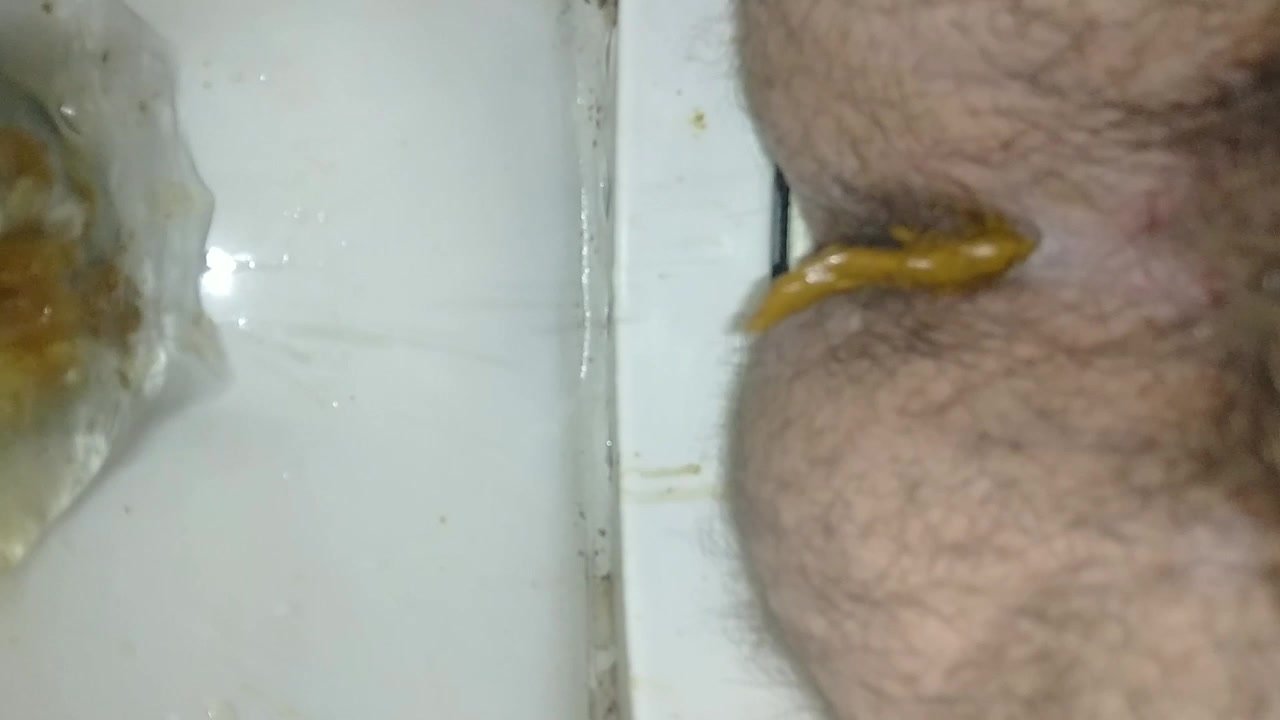 Taking a wet shit - video 4