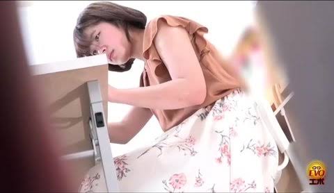 Japanese cute women farting