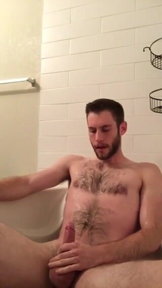 This guy loves pissing on himself before jerking off