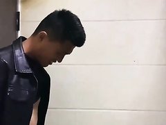 STR8 CHINESE GUY SUCKED BY SHEMALE