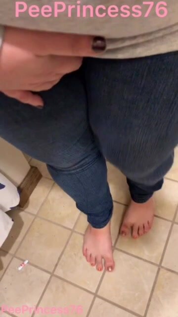 Girl Piss Jeans Desperation Try to hold it
