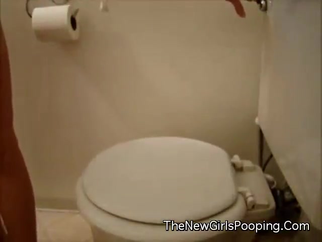 Huge Tits Pooping