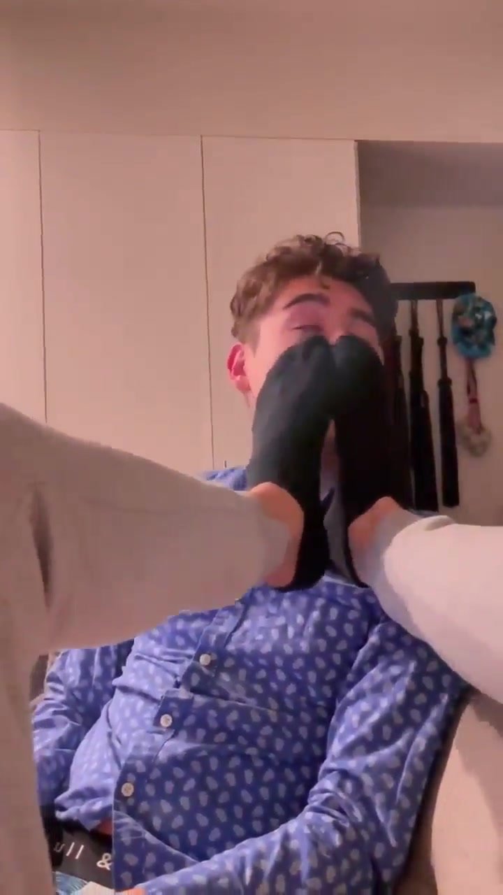 Feet Sniffing 1