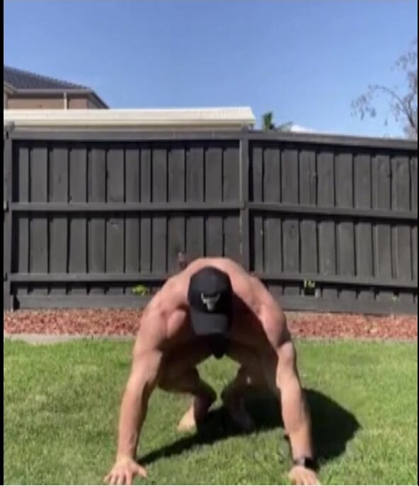quick outdoor nude workout