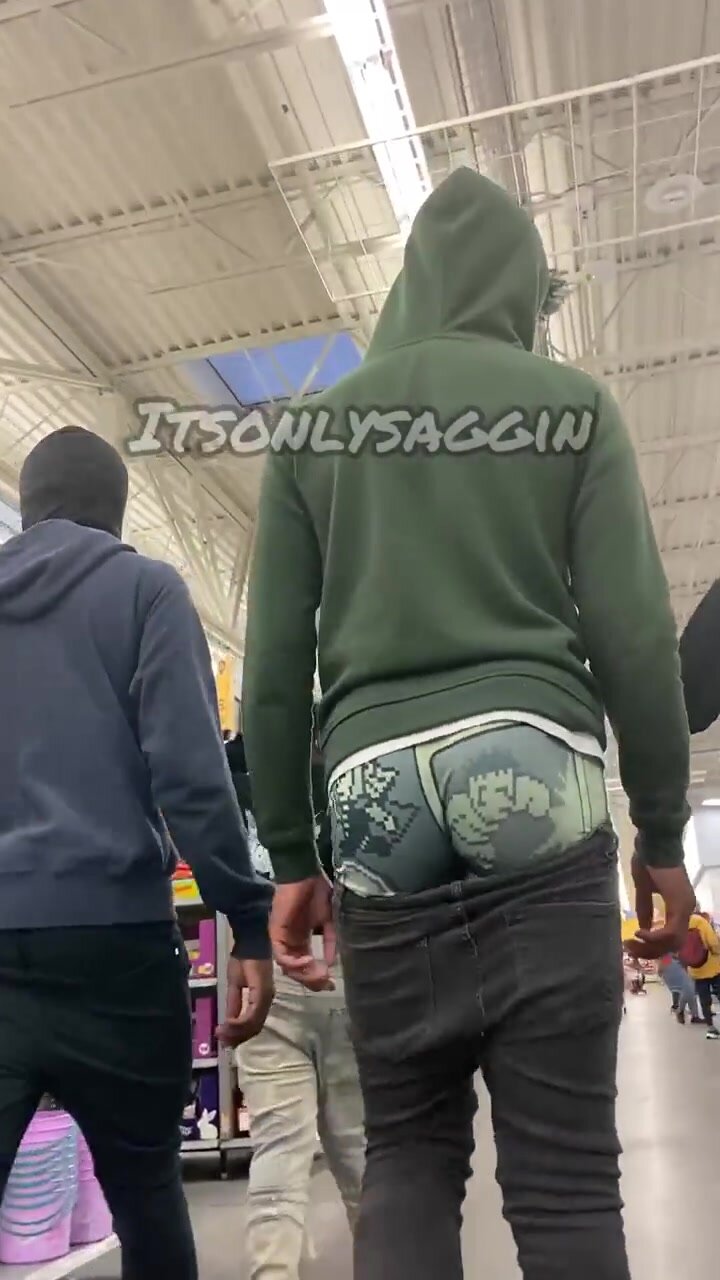 Young Sagger Showing His Complete Booty