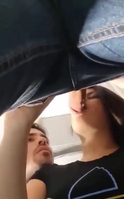 Letting his gf suck a big dick