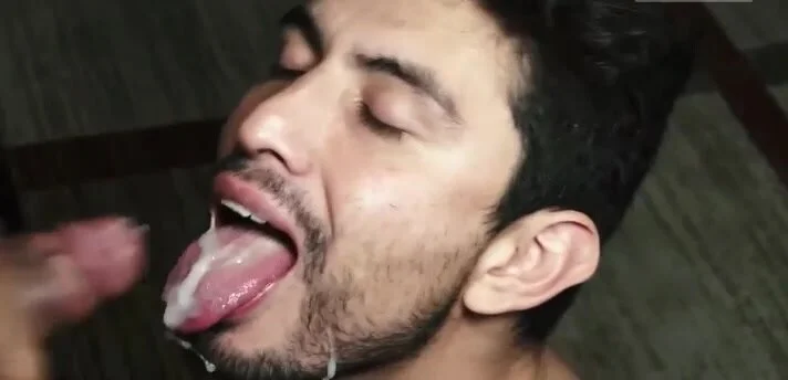 Gay Cum Eating Men - Cum eating: Handsome guys gets two loads - ThisVid.com