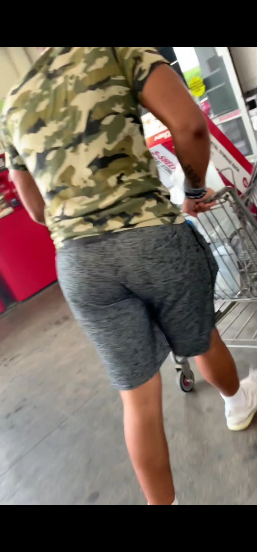 Jiggling Athlete Booty At Walmart
