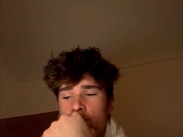 Cute British Guy. Wanking for a girl