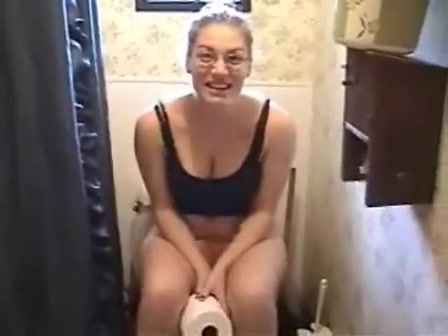 Girl farting then pooping