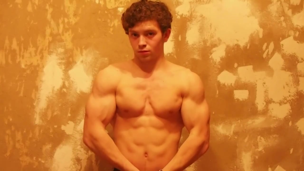 russian muscle guy 30